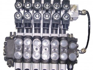 100L/min片式多路閥，控制方式：片式多路閥，國(guó)產(chǎn)多路閥，電磁手動(dòng)多路閥，電磁氣動(dòng)多路閥。