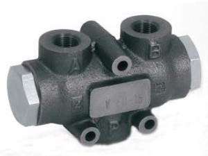 這類產(chǎn)品，主要使液壓缸或液壓馬達(dá)實現(xiàn)液壓同步，同步精度5% - 0.5%,同步精度更液壓系統(tǒng)的流量和要同步元件的壓差有關(guān)。